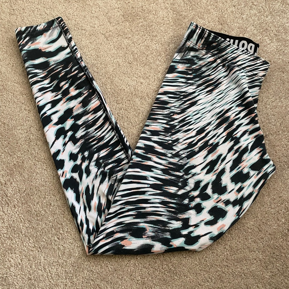 Small Nike women dri-fit leggingss